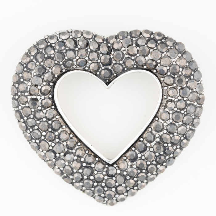 Brosa metalica inima acoperita cu pietre argintii