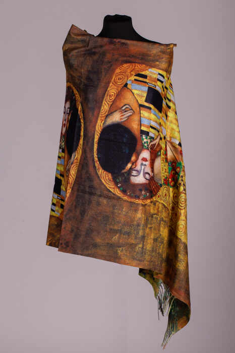 Esarfa vascoza cu fir din lurex imprimata cu reproducere dupa Sarutul lui Klimt