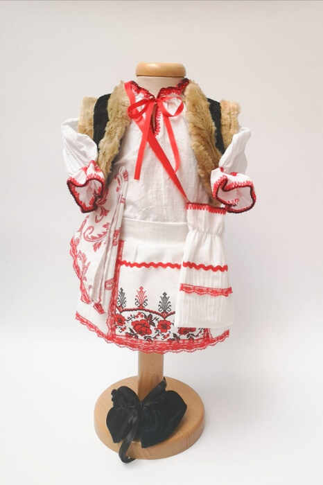Costum Traditional Fetite Marita 3