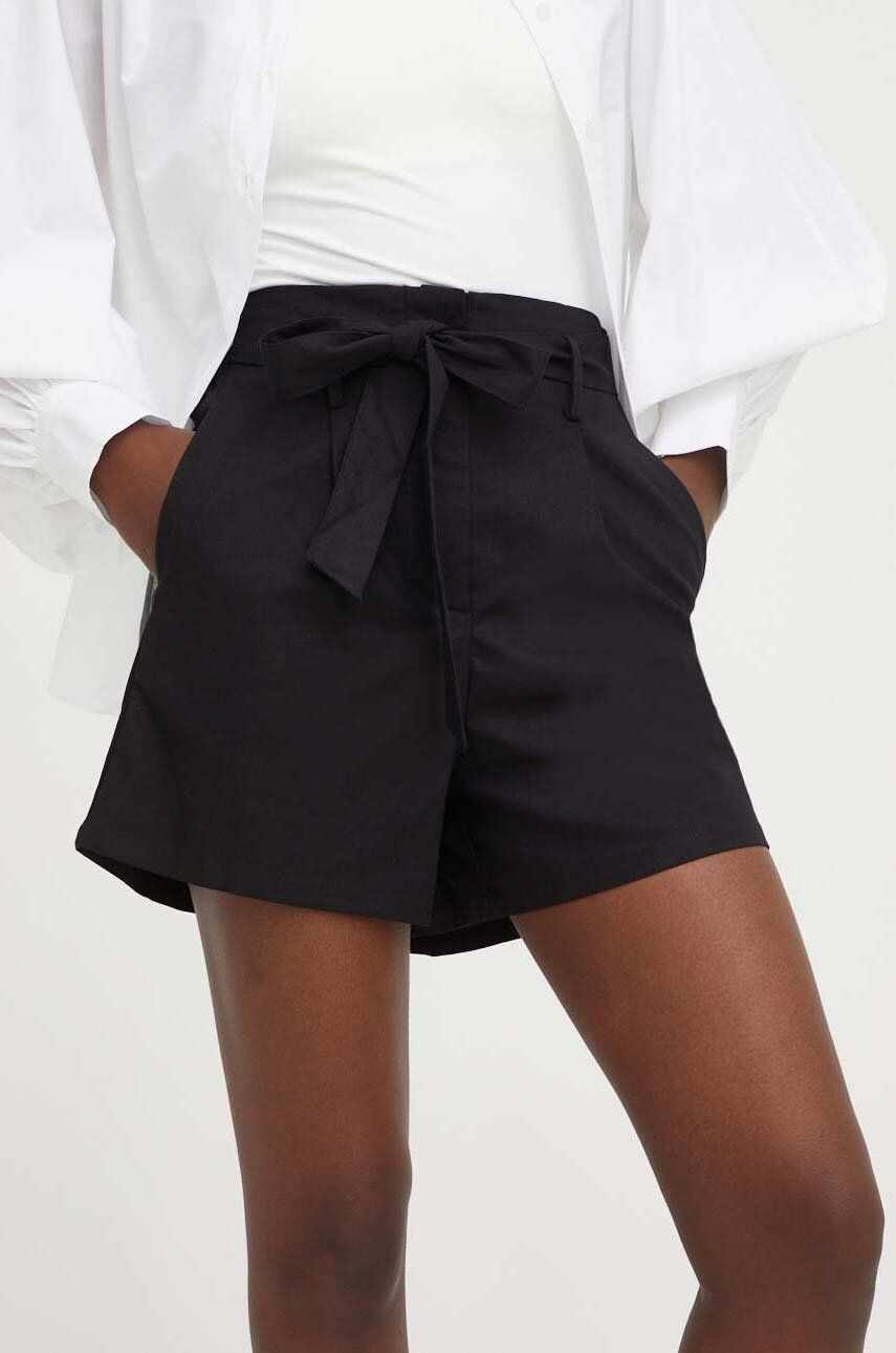 Answear Lab pantaloni scurți cu in culoarea negru, neted, high waist