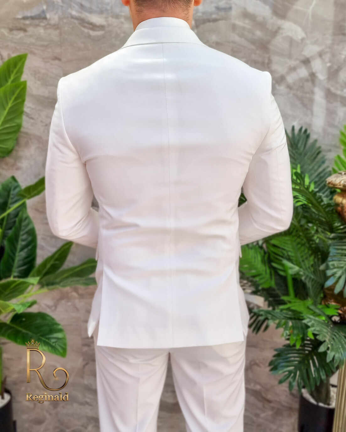 Costum de barbati alb cu butonii aurii: Sacou si Pantalon - C4081