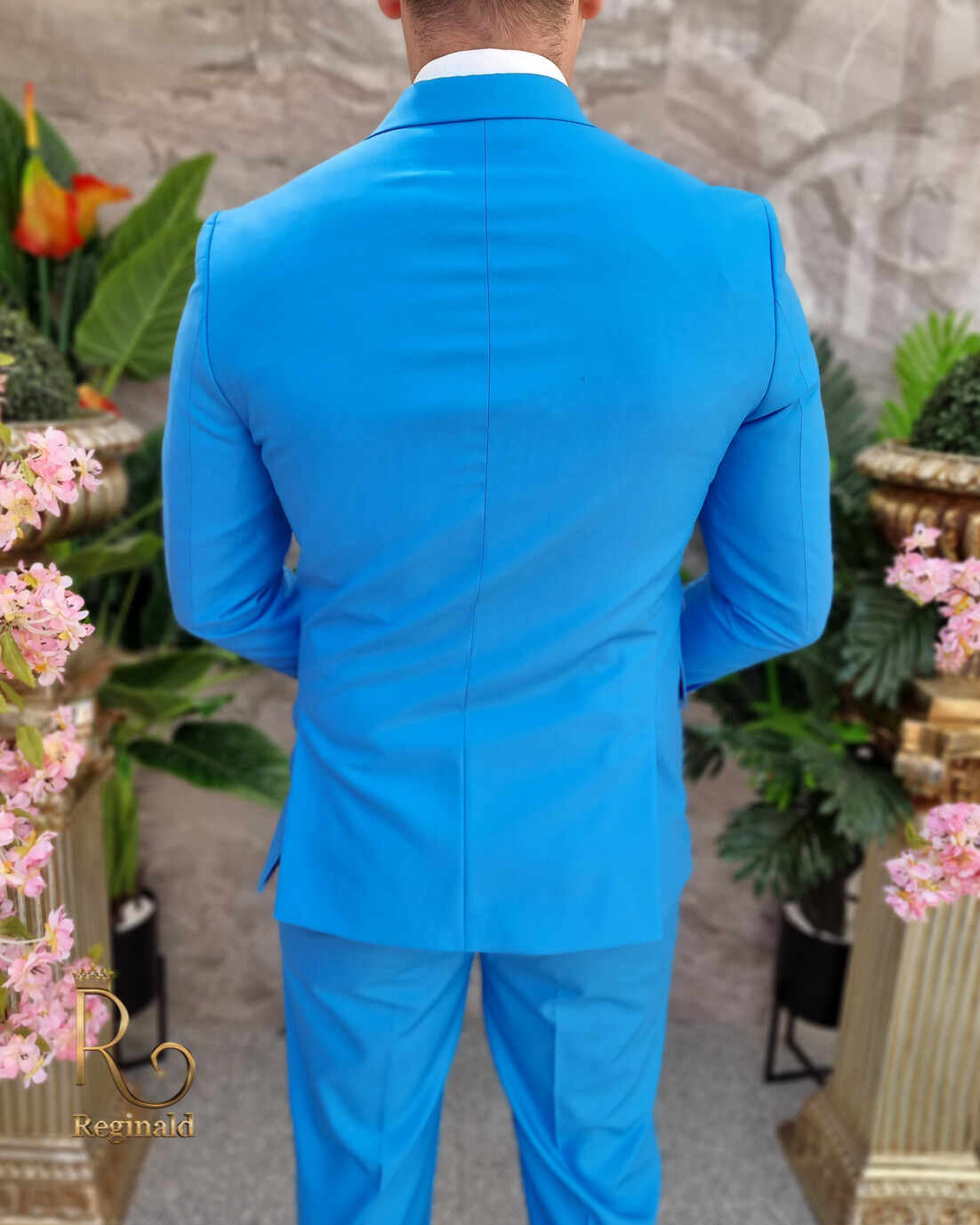 Costum de barbati albastru deschis cu butoni aurii: Sacou si Pantalon - C4089