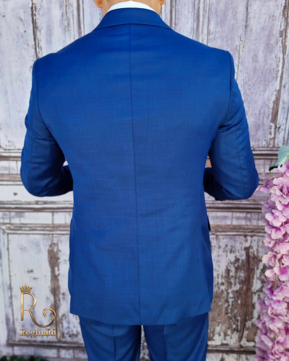 Costum barbatesc din 100% lana Super 200`s, albastru inchis cu butoni aurii - C3105