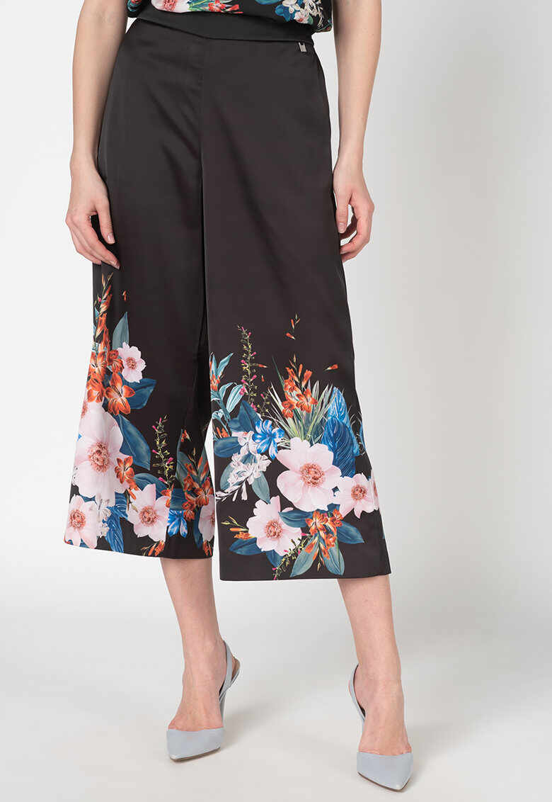 Pantaloni culotte cu model floral Medou