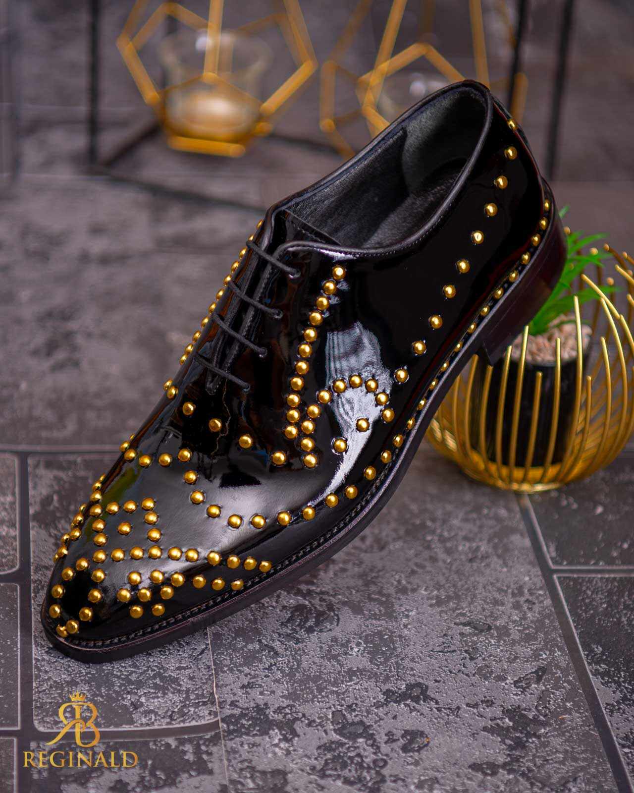 Pantofi cu siret negri lacuiti, tinte aurii, piele naturala - P1800