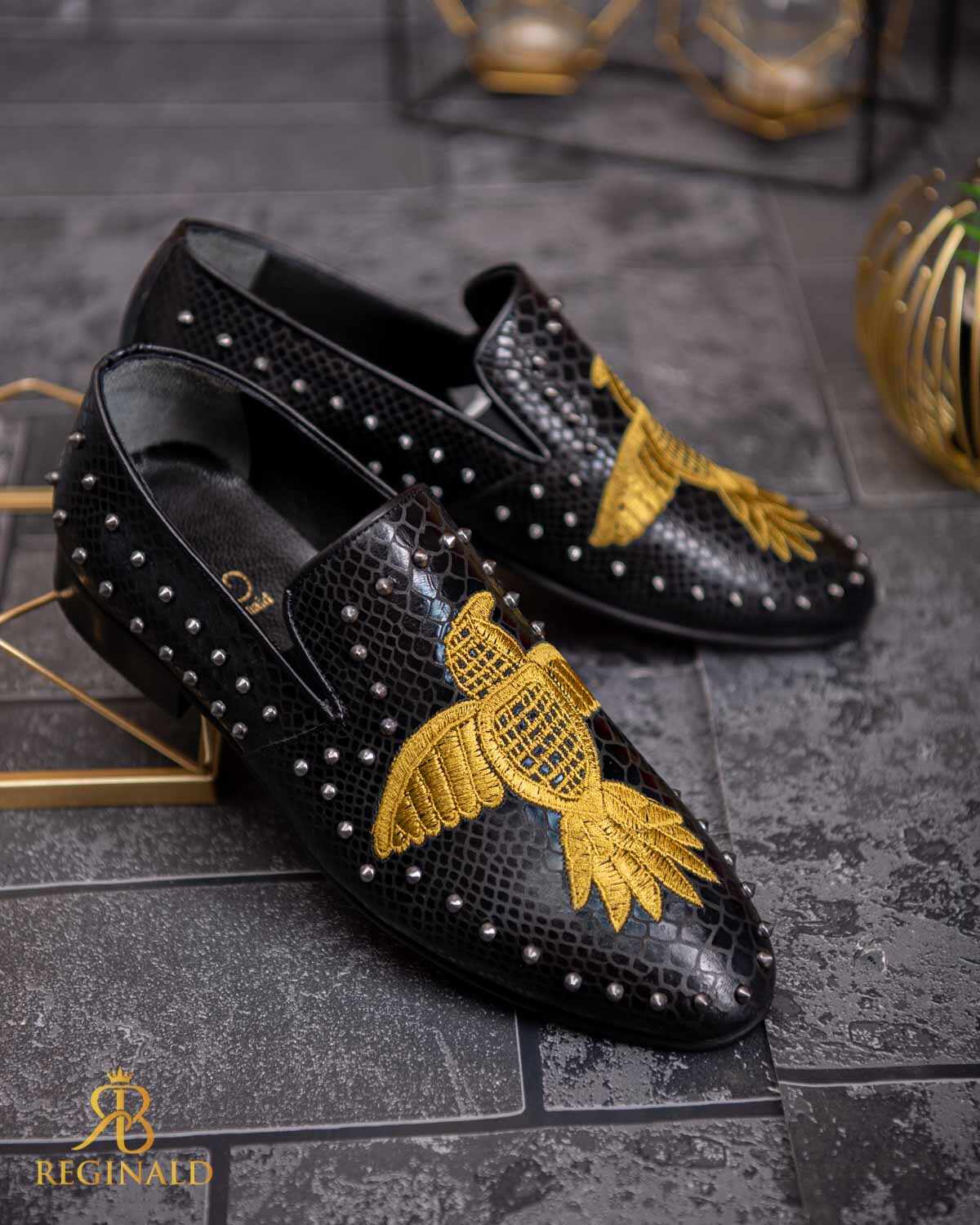 Pantofi Loafers barbatesti, negri, din piele naturala cu tinte metalice argintii- P1788