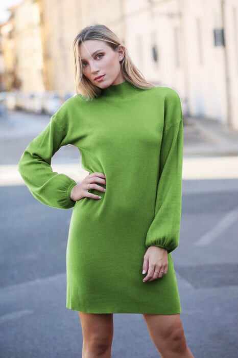 Rochie scurta tricotata cu maneca bufanta, verde olive