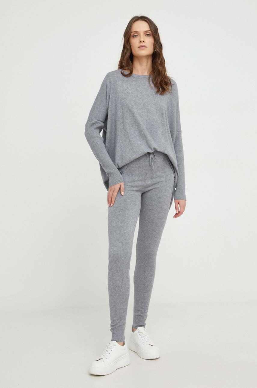 Answear Lab un set de pulover și pantaloni culoarea gri