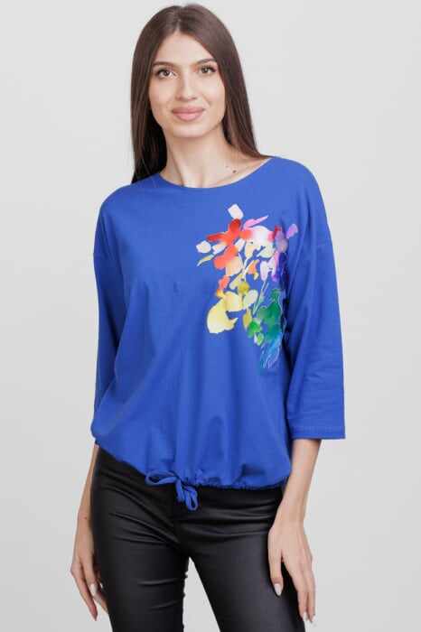 Tricou cu maneca 3 4 din tricot de bumbac cu snur la baza, albastru electric cu imprimeu floare stilizata
