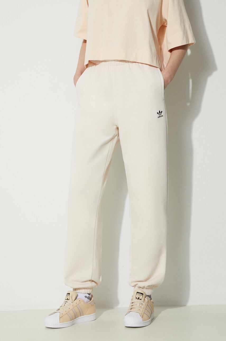adidas Originals pantaloni de trening Essentials Fleece Joggers culoarea bej, cu imprimeu, IA6436