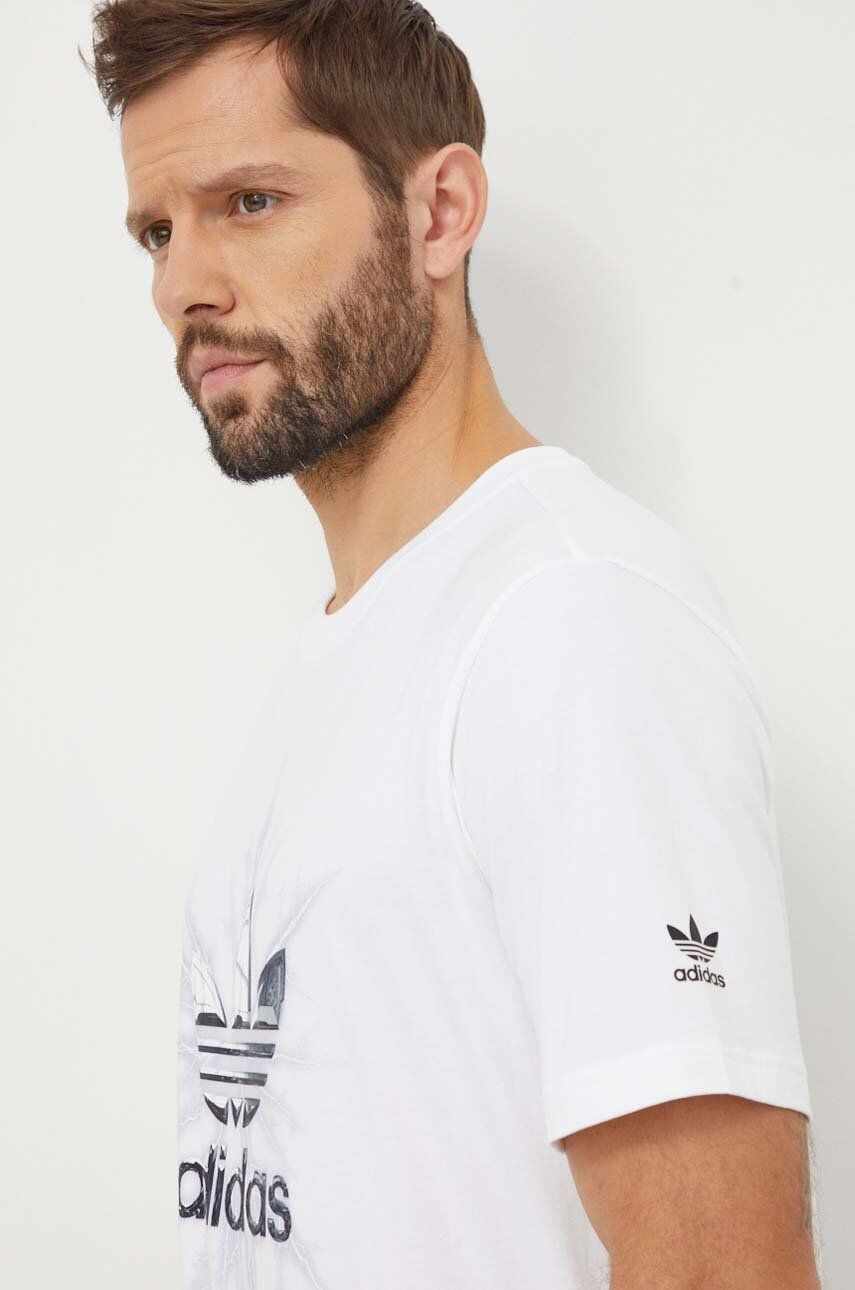 adidas Originals tricou din bumbac barbati, culoarea alb, cu imprimeu