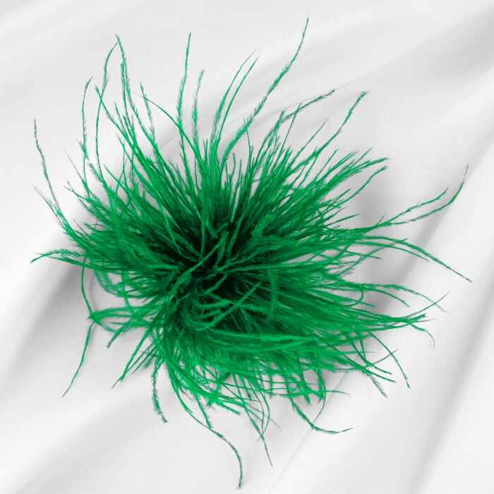 Brosa puf pene fine verde cu diamtetru de 15 cm, cu clips pentru par