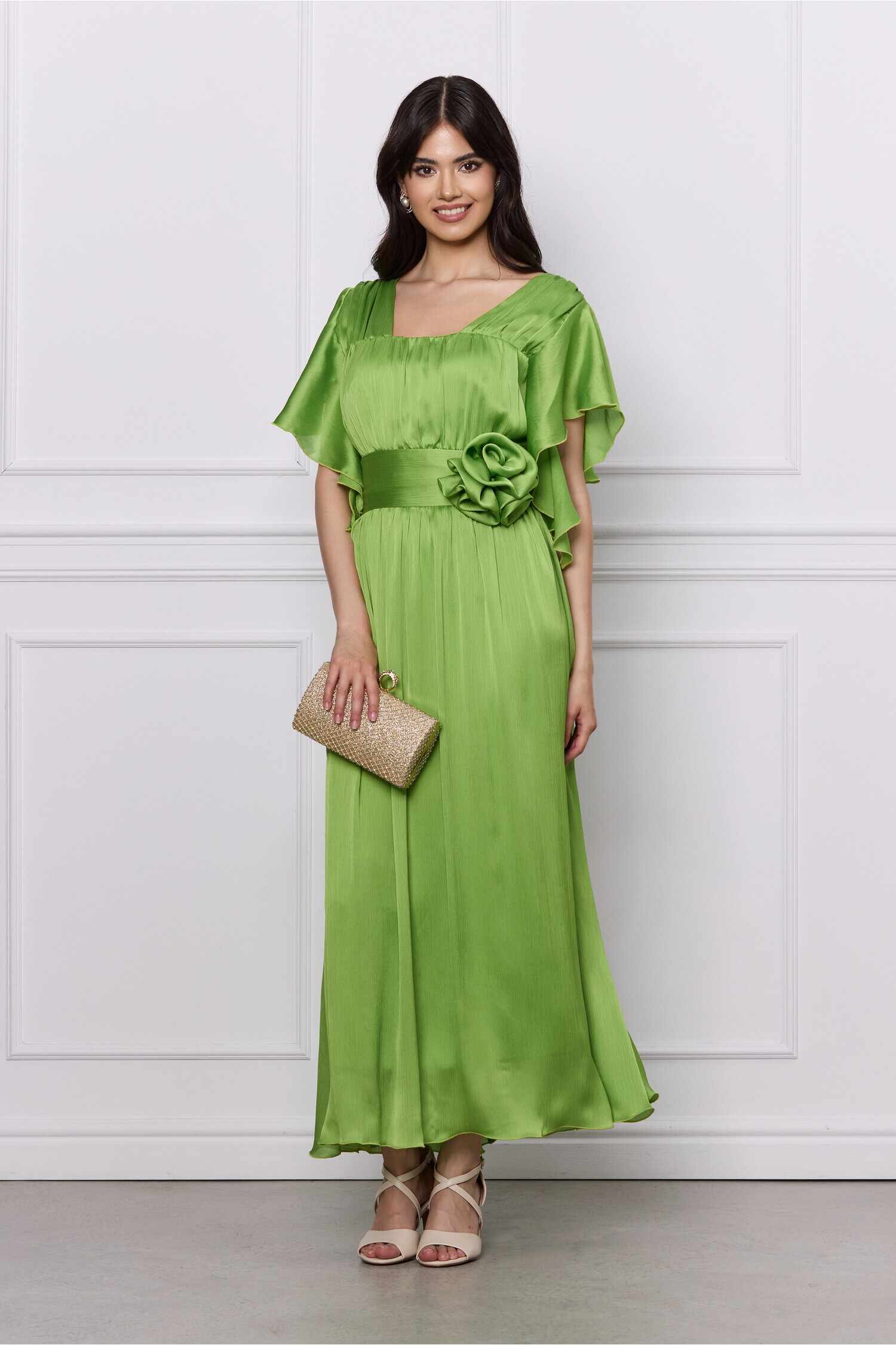 Rochie Moze verde din satin cu floare in talie