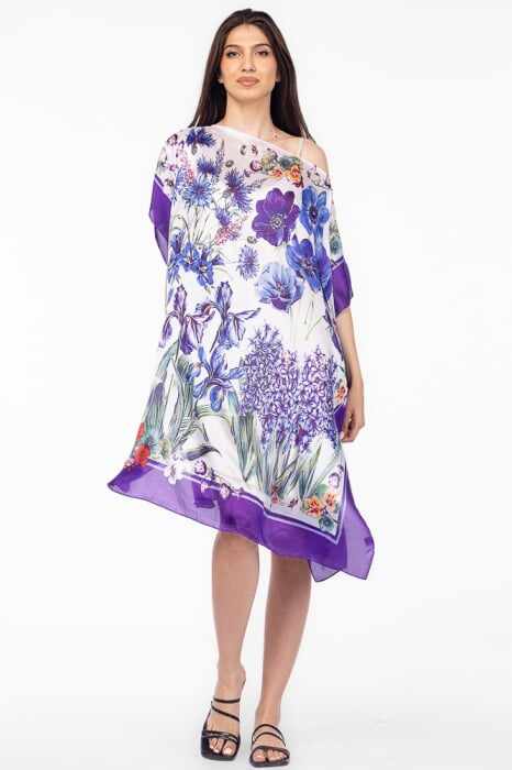 Rochie de plaja tip poncho din matase cu model floral mov pe fond alb