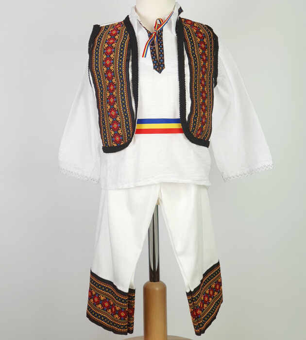 Costum Traditional Baietei Marius 2