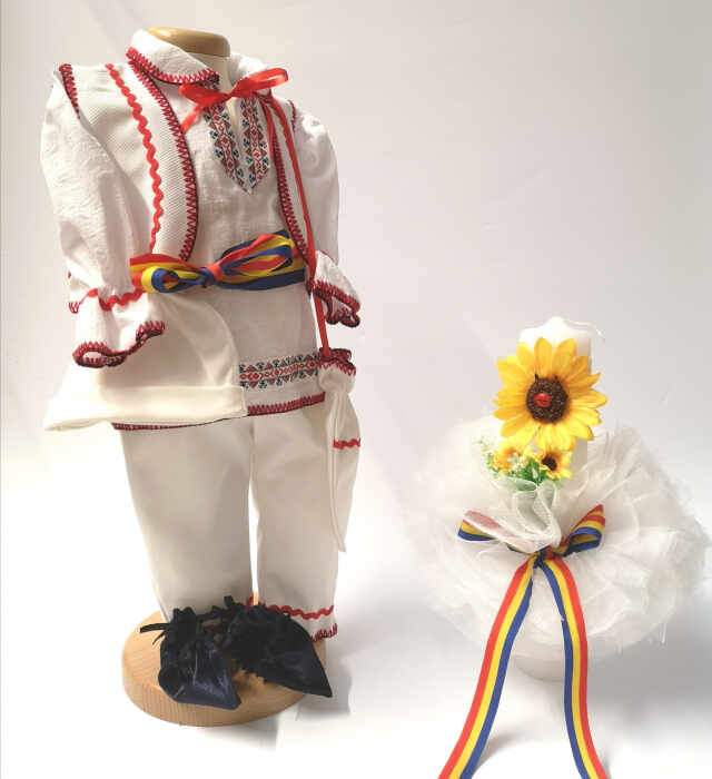 Set Costum National pentru baieti Victoras 6 si Lumanare Botez Traditional