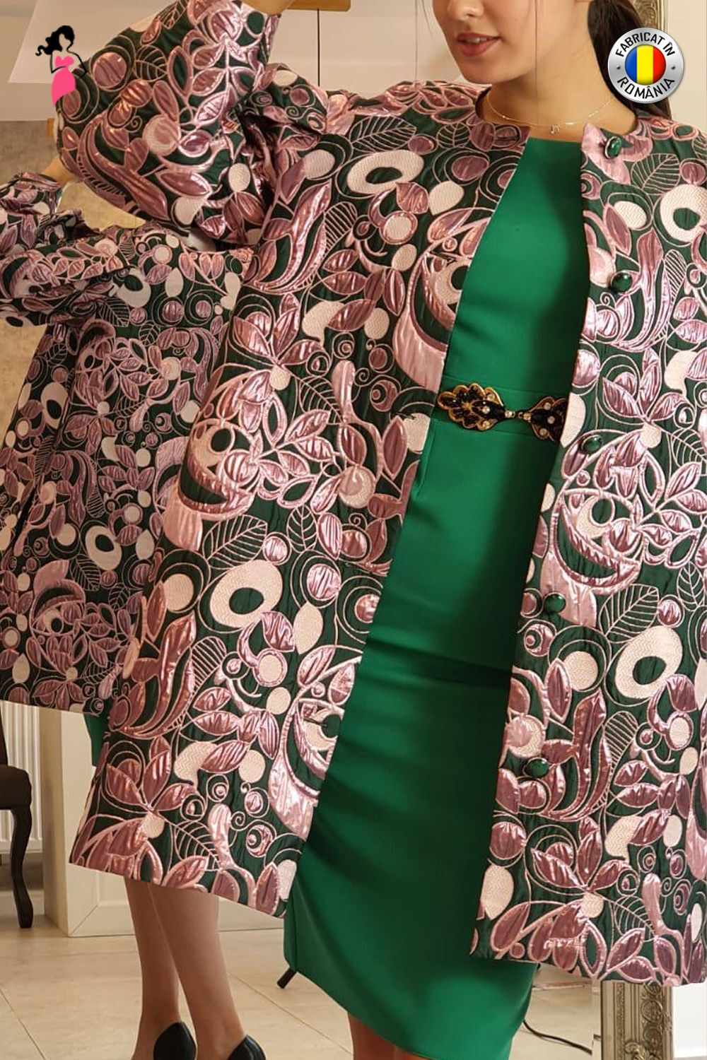 Jacheta din brocard de culoare verde cu imprimeu lila si maneci usor bufante