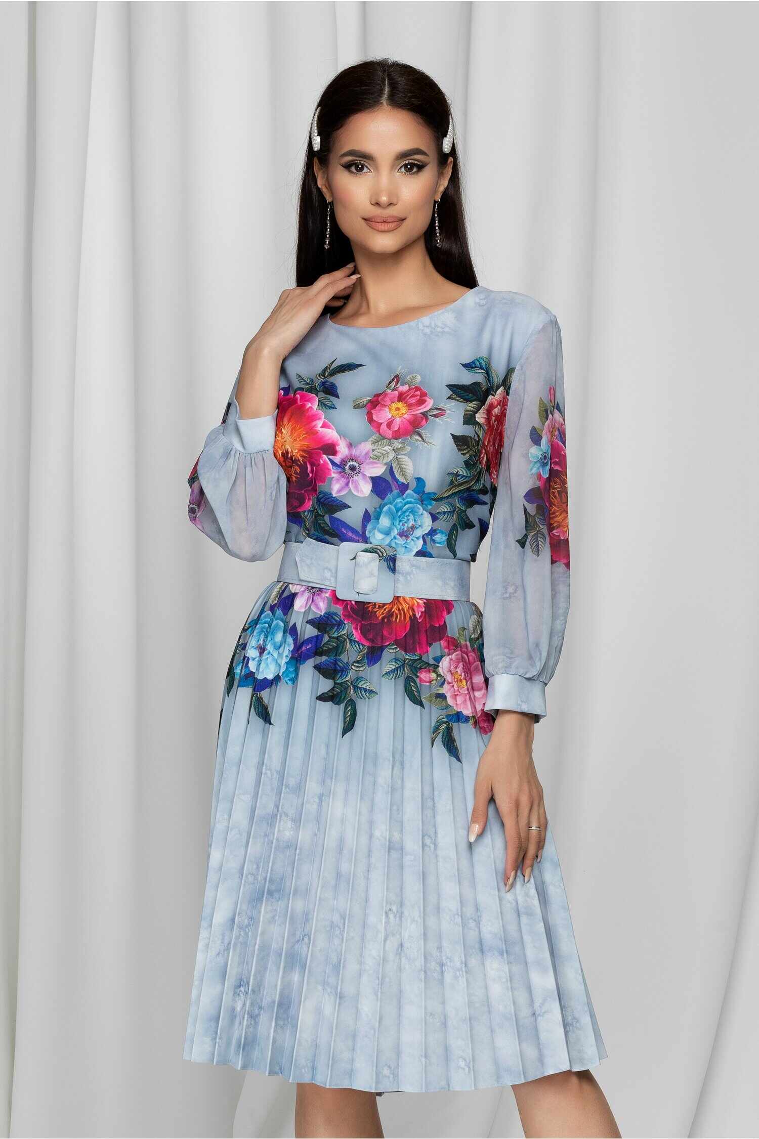 Rochie Ana bleu cu fusta plisata si imprimeuri florale