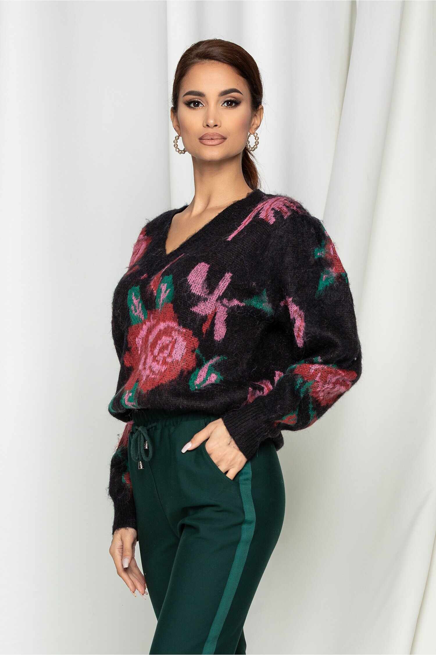 Bluza Amina neagra cu imprimeu floral