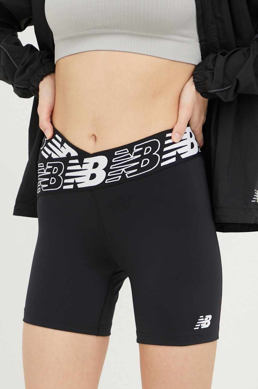 New Balance pantaloni scurți de antrenament Relentless femei, culoarea negru, cu imprimeu, medium waist