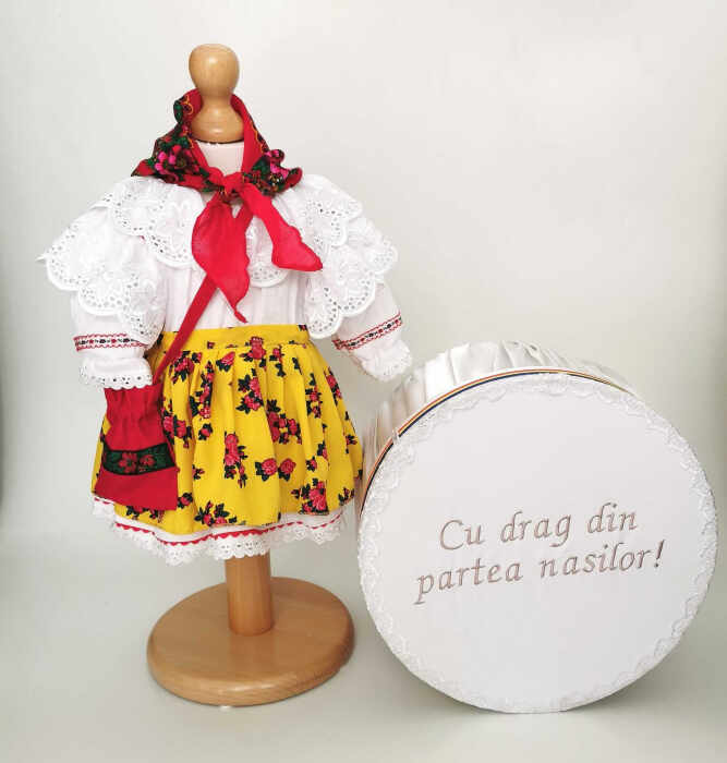 Set Botez Traditional Costum Traditional Fetite Floral 3 - 2 piese costumas si cutie botez
