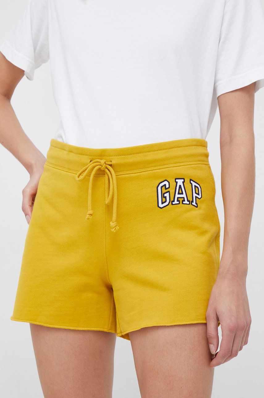 GAP pantaloni scurti femei, culoarea galben, cu imprimeu, medium waist
